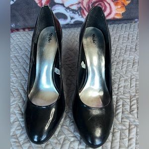 Round Toe Pump